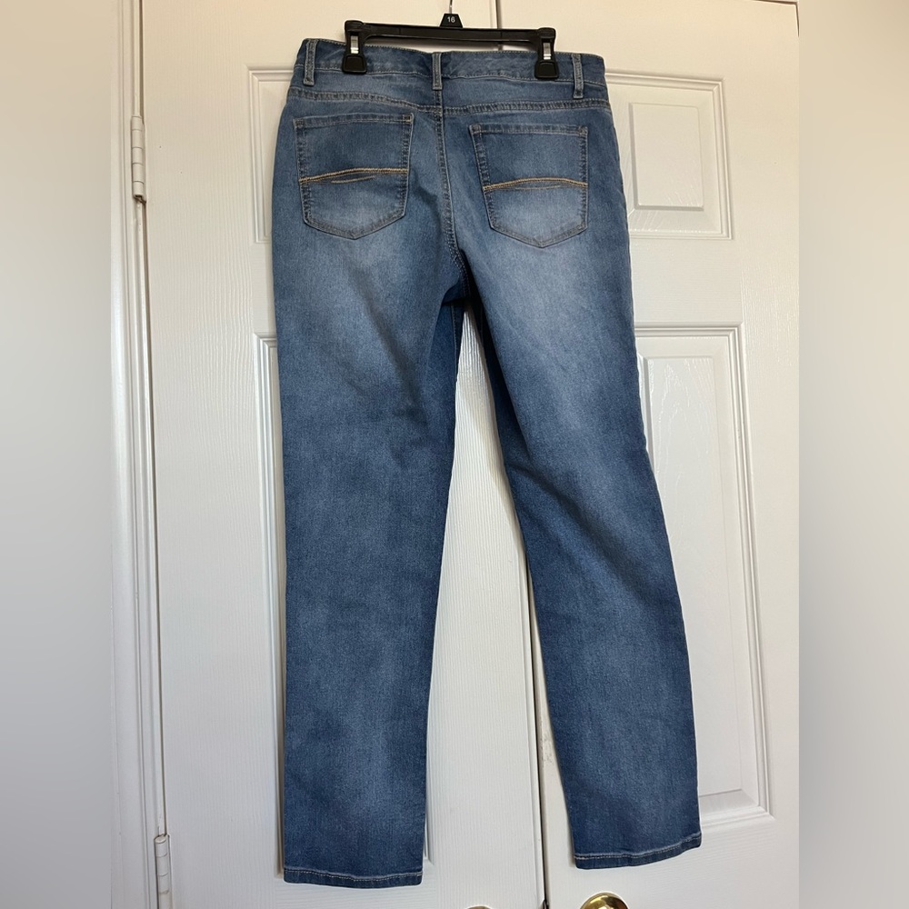 Women’s Straight Blue Jean